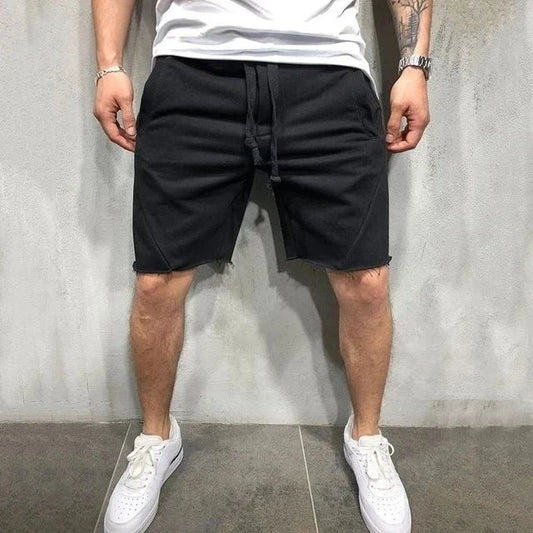 Essential short in BLACK